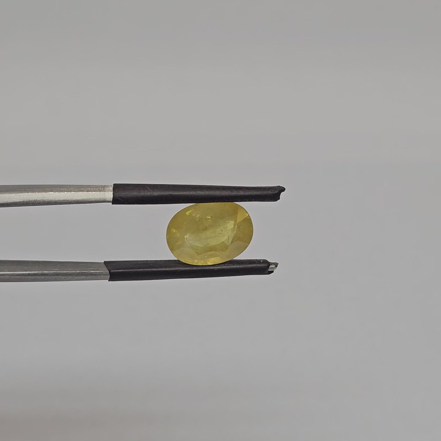 Yellow Sapphire gemstone video